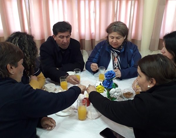 Desayuno día del asistente de la educación